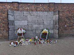 Rok szkolny 2024-2025 - 025 - Auschwitz nie spadêo z nieba